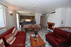 Spacious apartment in heart of Champagny-en-vanoise for 6-7 people